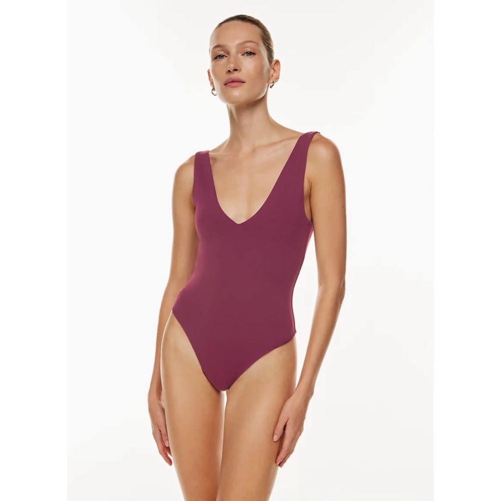 ARITZIA BABATON CONTOUR TANK BODYSUIT IN GRAPEVINE